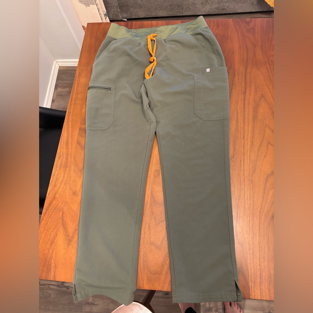 Figs Army green ya high wasted skinny scrub pants